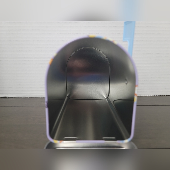 Bluey Valentines Day Mailbox Tin - Picture 2 of 6